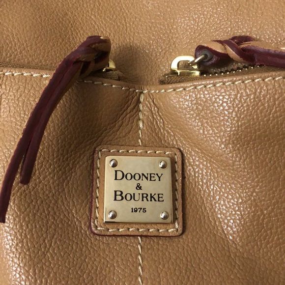 Beautiful Vintage Tan Dooney & Bourke Handbag - Picture 2 of 13